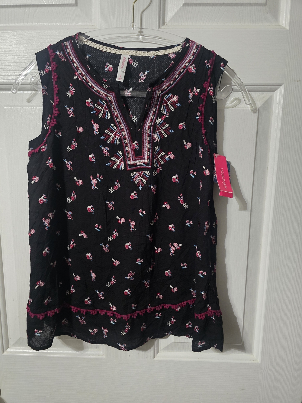 Xhilaration Black Sleeveless Embroidered V-Neck Camisole with Pink Floral